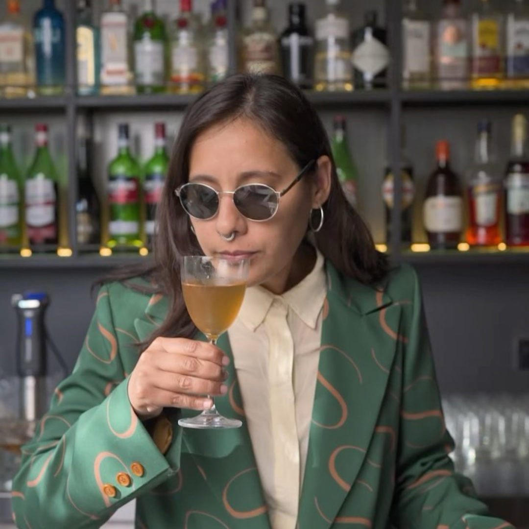 Sofá – Un Bar Gallery 3